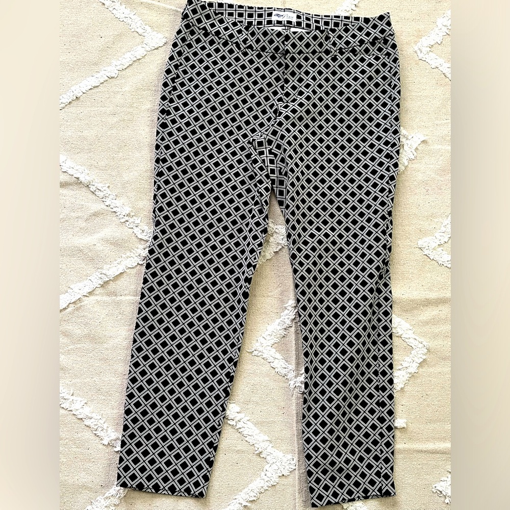 Old Navy Patterned Pixie pants—25.5”inseam